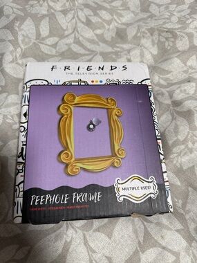 FRIENDS Peephole Frame